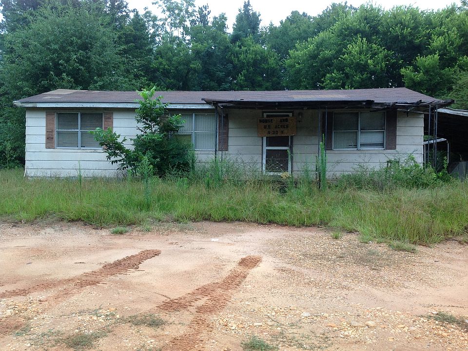 Land ends at left tree line