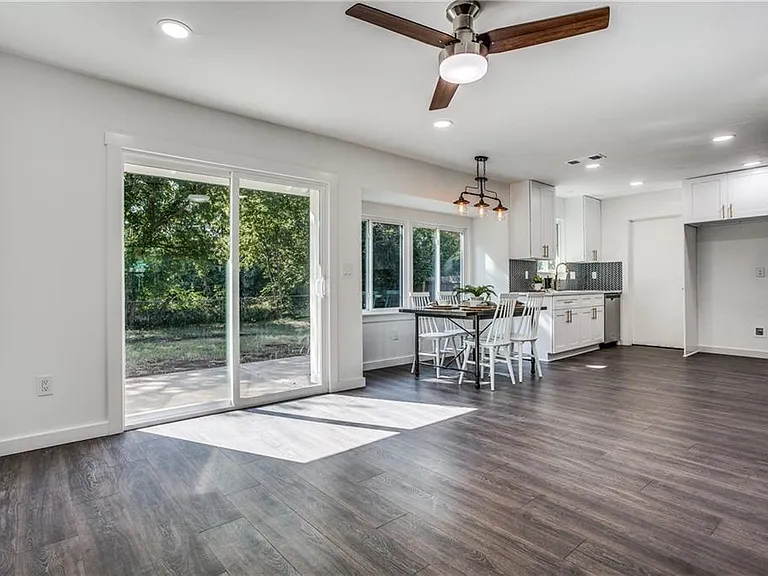 6220 Blarwood Dr — Photo 10
