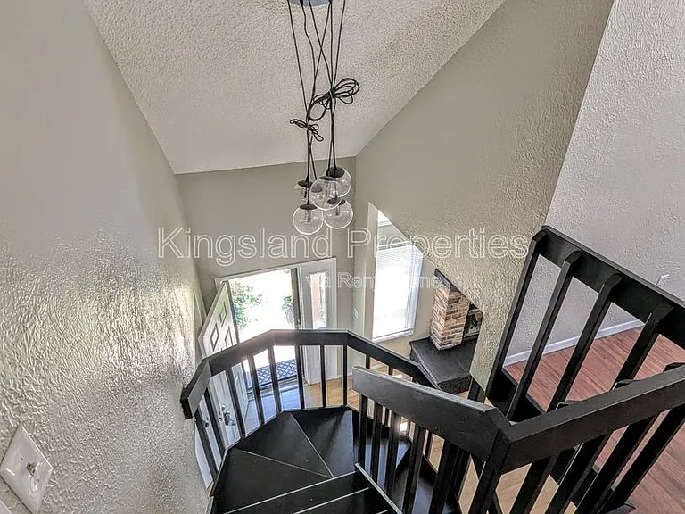 2217 Wendy Way Dr — Photo 12