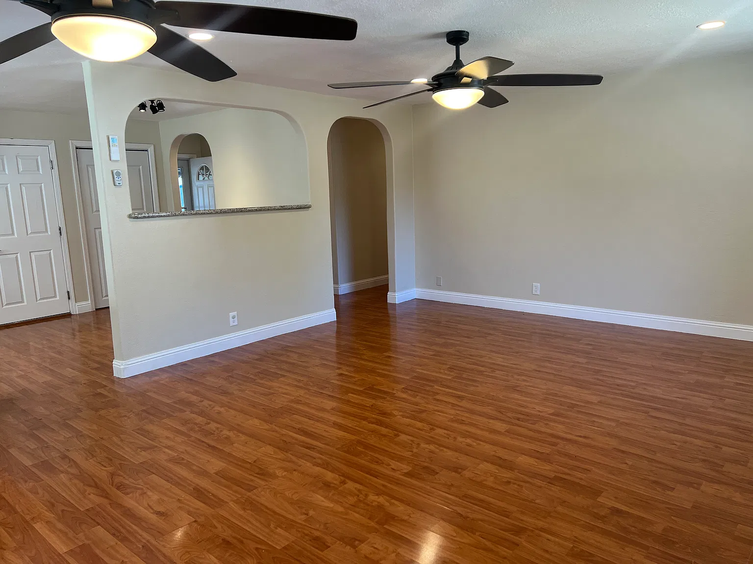5 bed, 1652 sqft, $3,025 — Photo 3