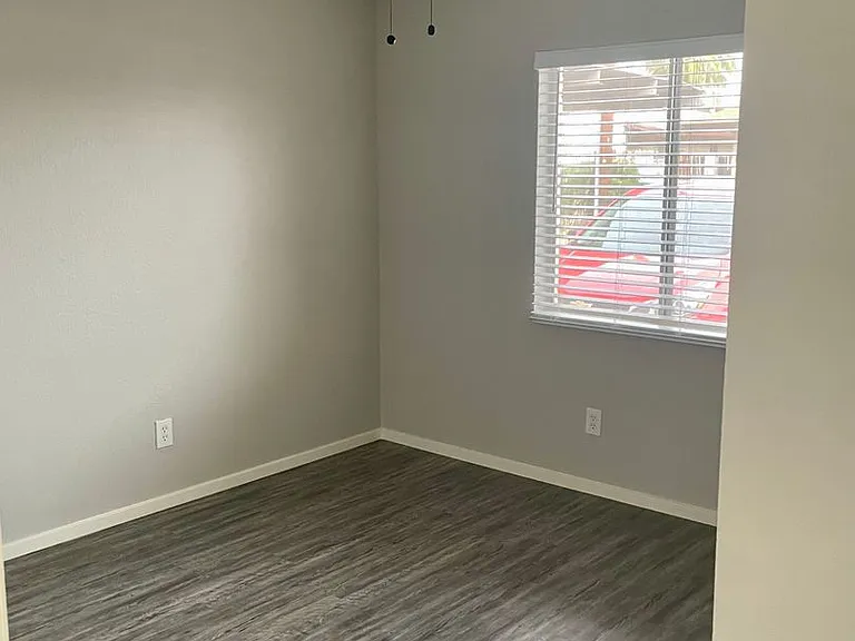407 N Williams — Photo 1