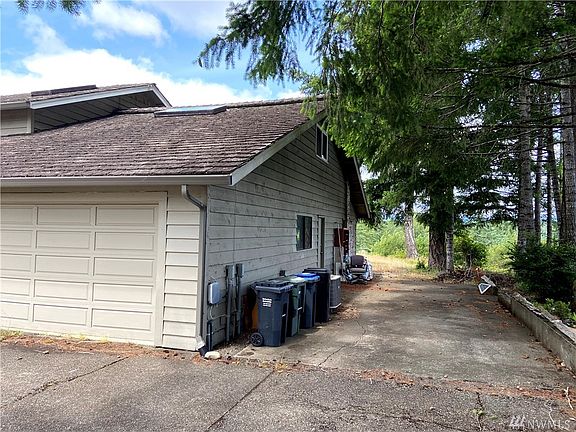 2nd image of 2517 Pershing Ct