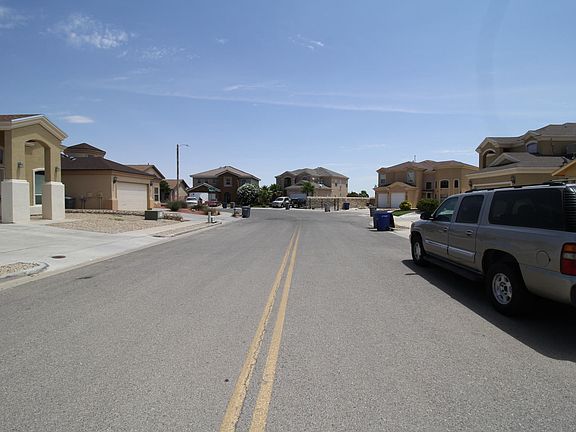 3rd image of 5565 Manuel Moreno Dr