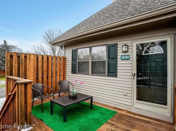 24744 Cashmere Ct #1, Southfield, MI 48033