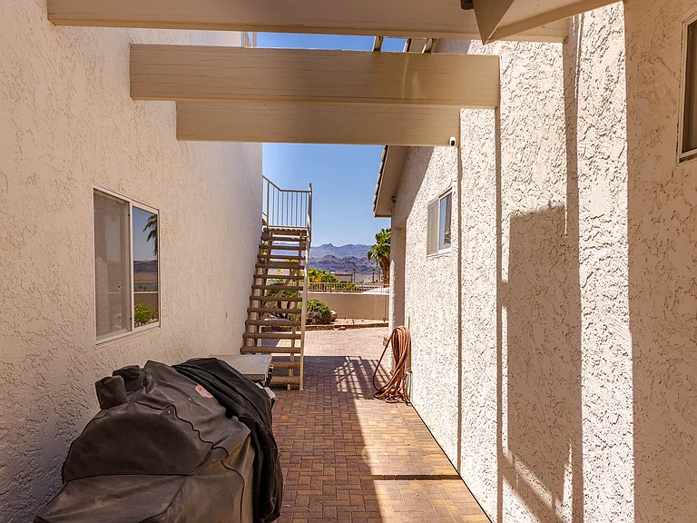 1960 Mangrum Dr — Photo 10