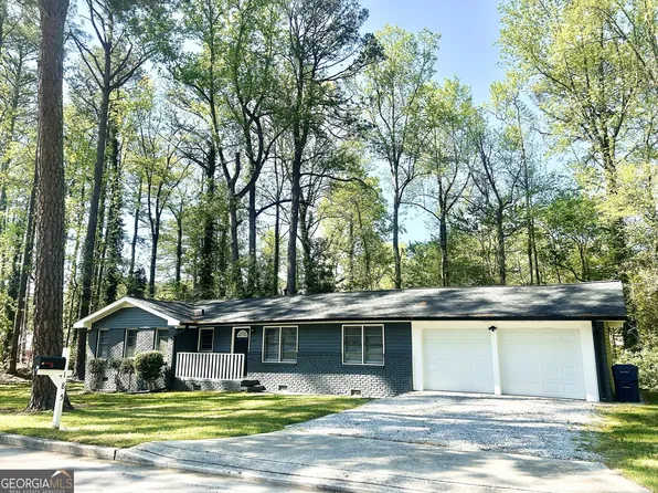 185 Maple Wood Dr, Lawrenceville, GA 30046