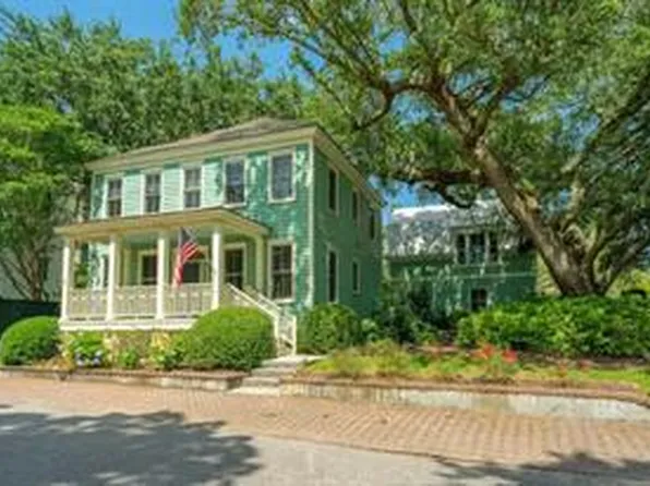 34 Eastlake Rd, Mount Pleasant, SC 29464