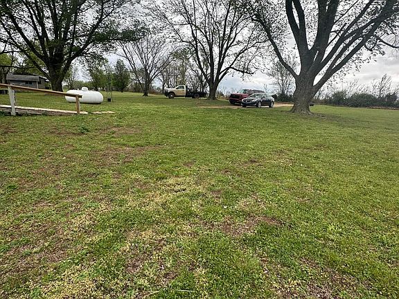 3rd image of 449478 E 290th Rd