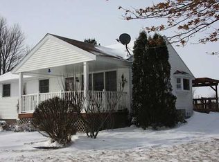 4751 Maple St, Newton, IA 50208