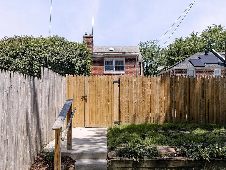 632 Faraday Pl NE — Photo 29