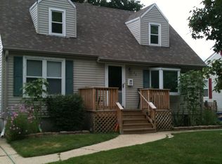 20 S Iowa Ave, Addison, IL 60101