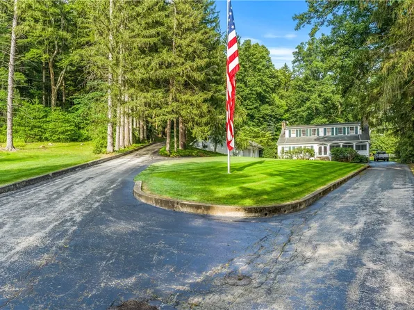 326 Old Orchard Ln, Latrobe, PA 15650