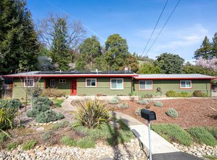 312 Oak Knoll Rd, Ukiah, CA 95482