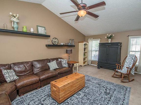4th image of 5755 Rosemont Way