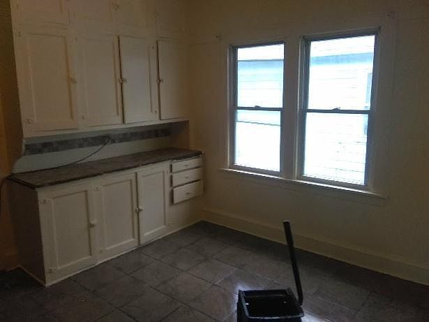 1st image of 2406 W Auer Ave #2408