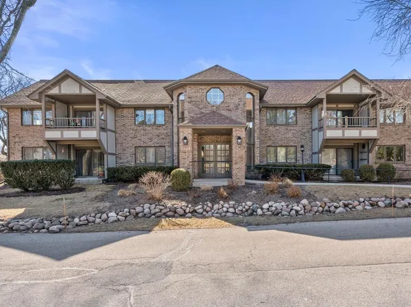 6555 North Green Bay AVENUE #109, Glendale, WI 53209