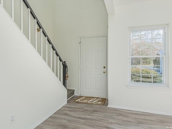 3rd image of 5 Pidgeon Ct #5