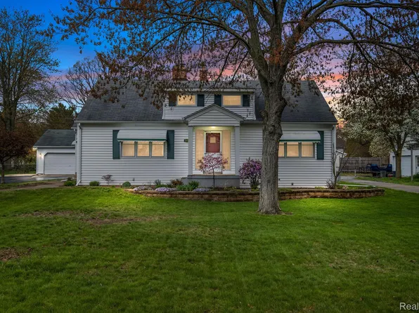 1945 Saint Clair Blvd, Algonac, MI 48001