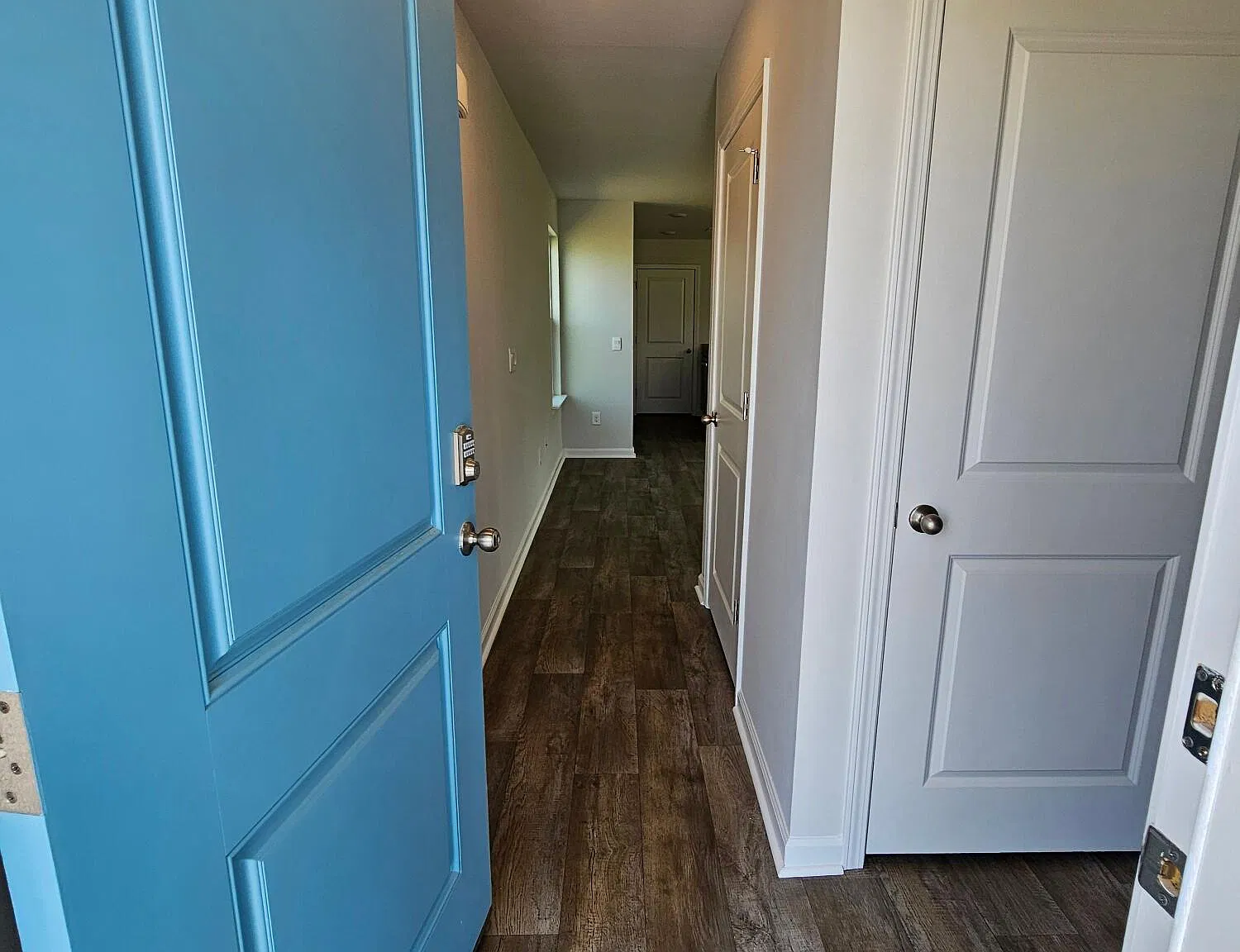 3 bed, 2.0 bath, 1023 sqft, $1,800 — Photo 2