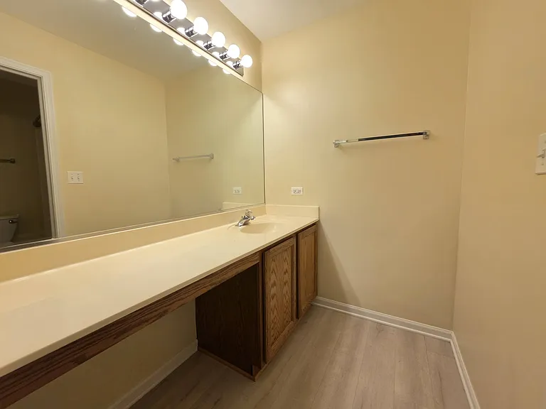 3045 Kentshire Cir — Photo 15
