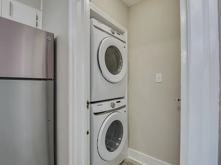 In-unit washer/dryer
