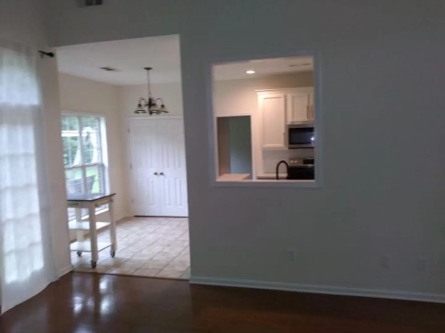Renovated 3 Bedroom 2 Bath Home for Rent with 2 Car Garage! — Photo 4