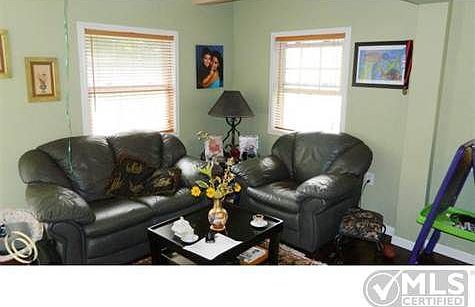 Liv Rm (SW View).JPG