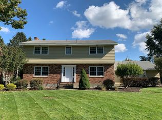 15 Sunset Blvd, Albany, NY 12205