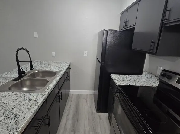 25 Osage Ridge Rd APT 10, Lake Ozark, MO 65049