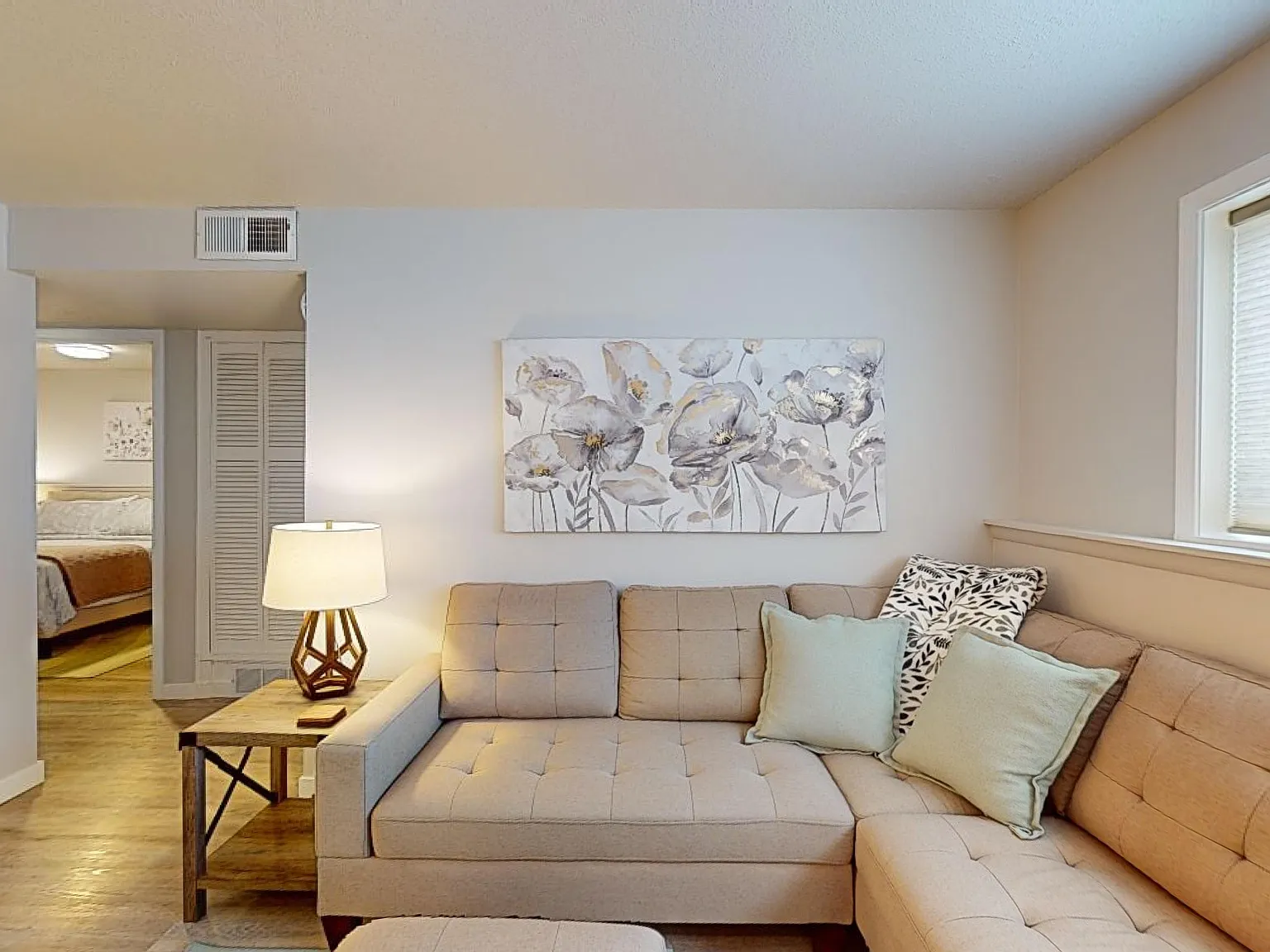 2 bed, 850 sqft, $1,800 — Photo 2