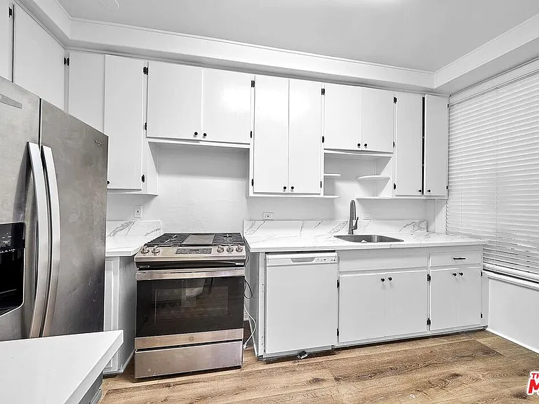 154 N Edgemont St #3 — Photo 3
