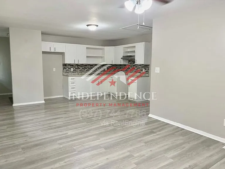 136 Rogers Dr — Photo 4
