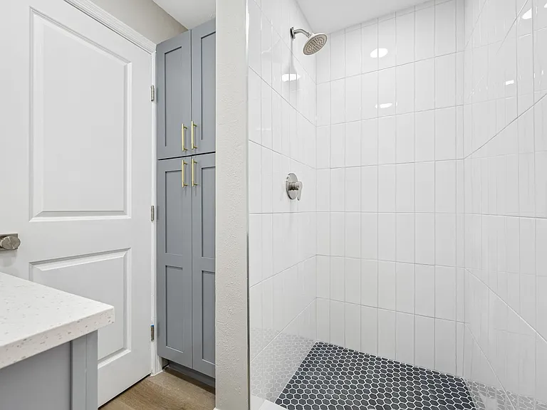 129 Danube Ave — Photo 16
