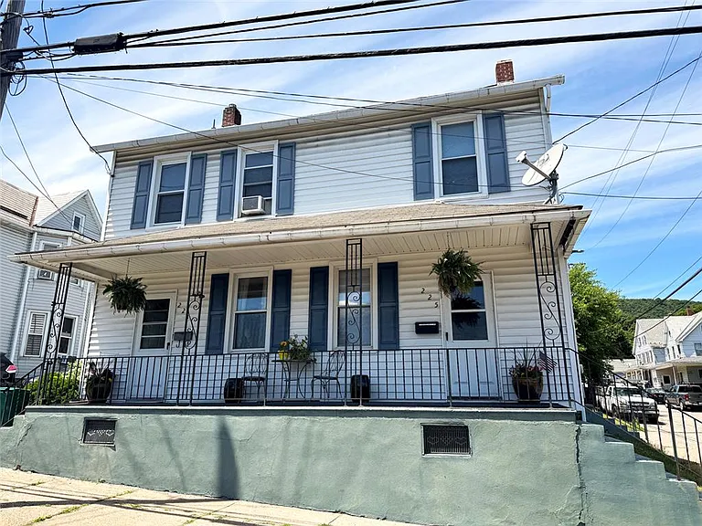 225 E Pennsylvania Ave — Photo 21