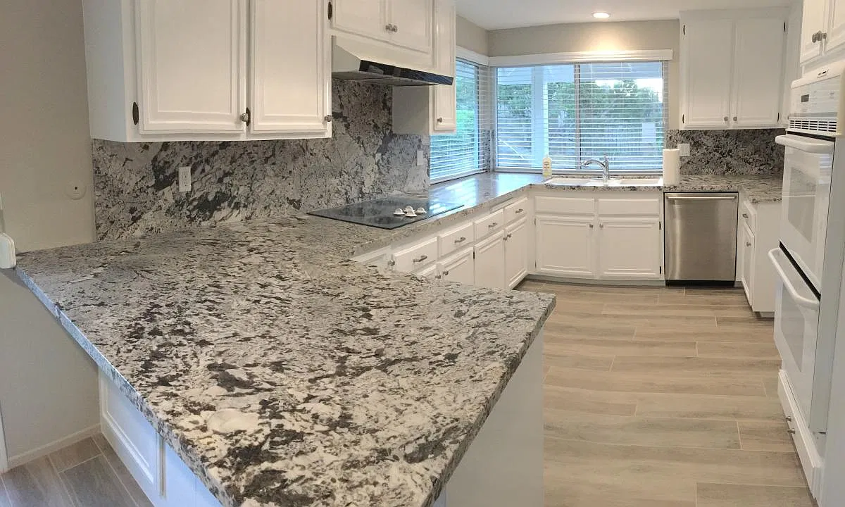 3 bed, 2000 sqft, $5,200 — Photo 3