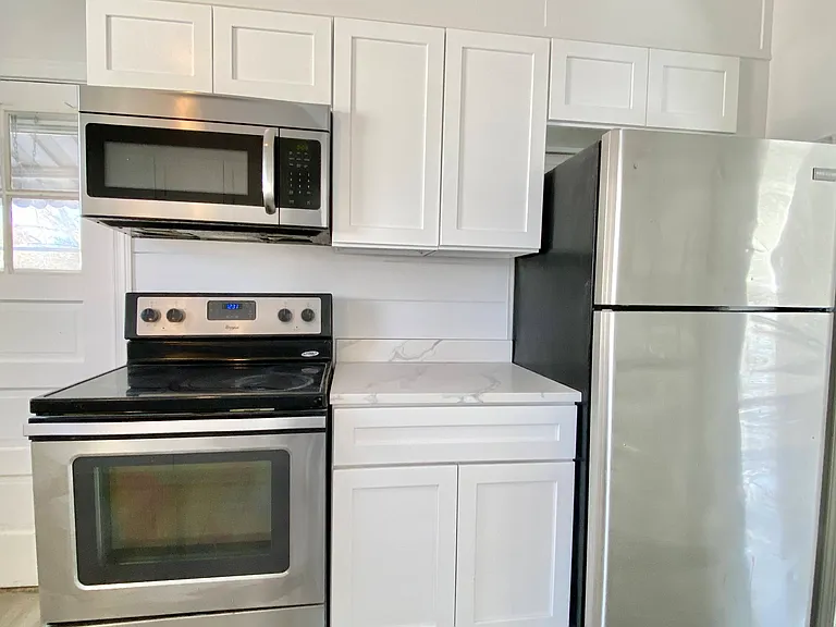 1029 Lafayette Ave — Photo 10