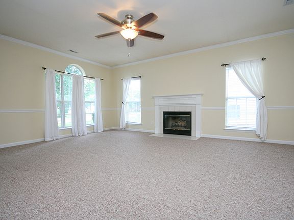 5th image of 215 River Oaks Dr