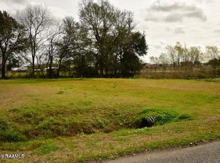 143 Country Garden Ln, Lafayette, LA 70507