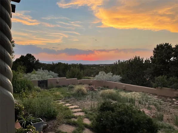 3176 Vista Sandia, Santa Fe, NM 87506