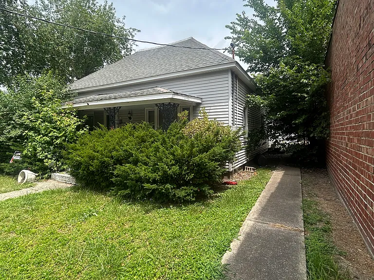 905 W Monroe St — Photo 5