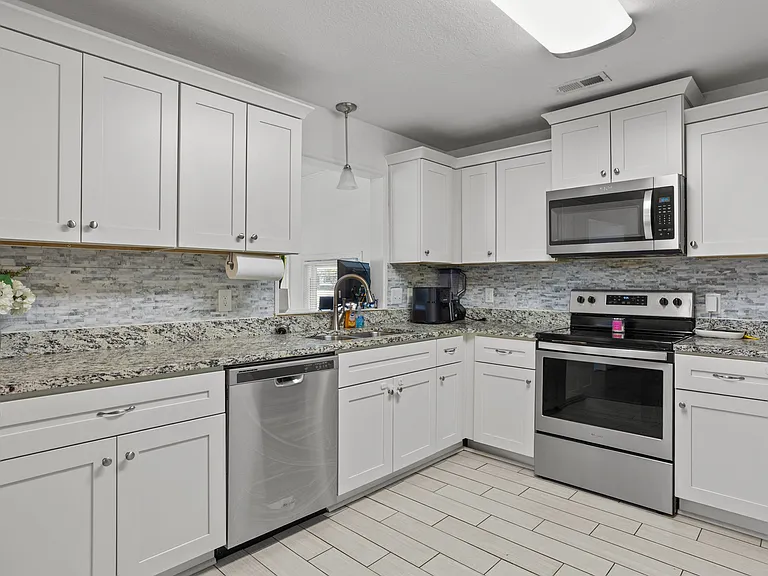 1810 Mehrens Ct — Photo 12