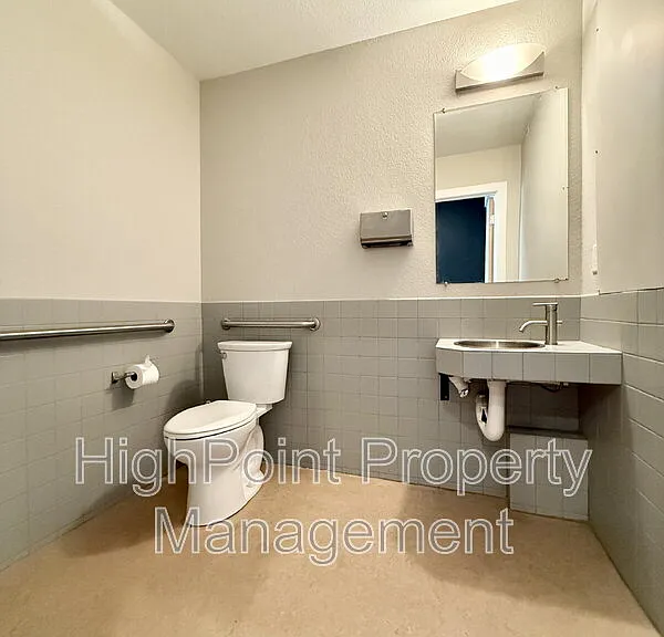11858 Bradburn Blvd — Photo 5