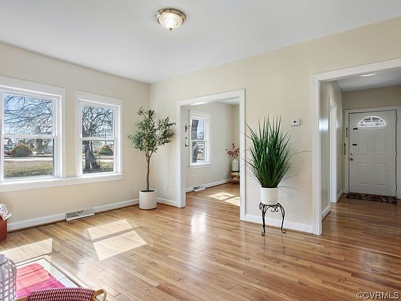 5th image of 327 S 15th Ave