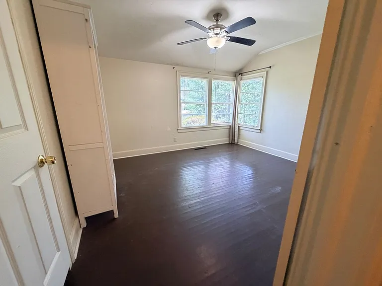 102 E Cranford Ave — Photo 11