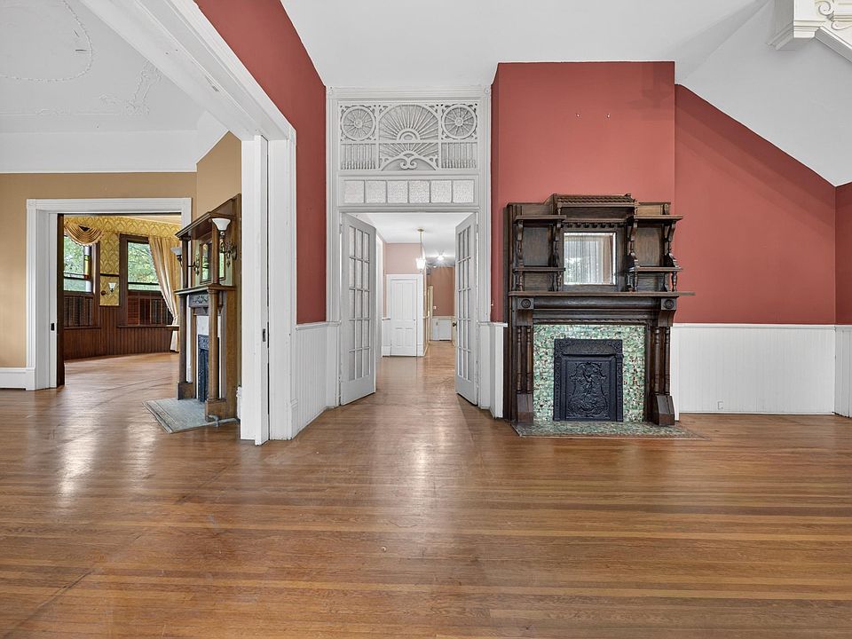 10th image of 214 South St E