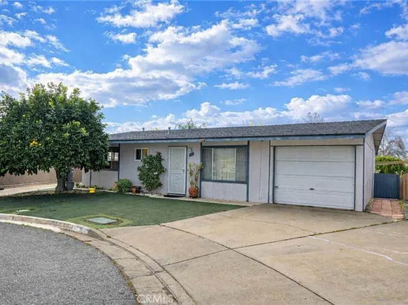 861 Majela Ln, Hemet, CA 92543