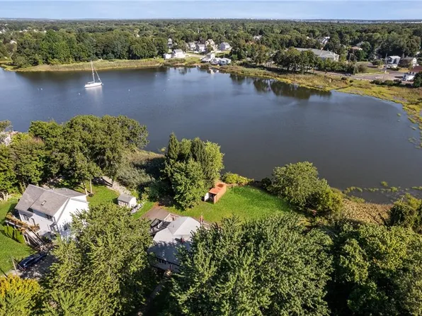 55 Bancroft Ave, Warwick, RI 02889