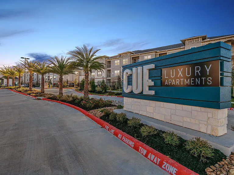 Cue Luxury Apartments — Photo 22
