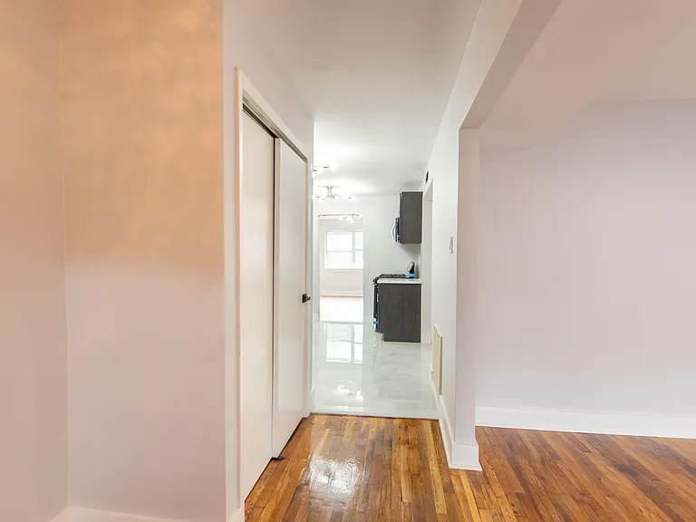 River Edge Apartments — Photo 46