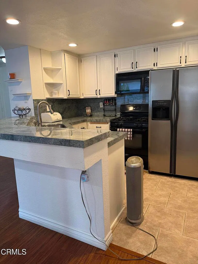 2 bed, 2.0 bath, 1021 sqft, $3,450 — Photo 4